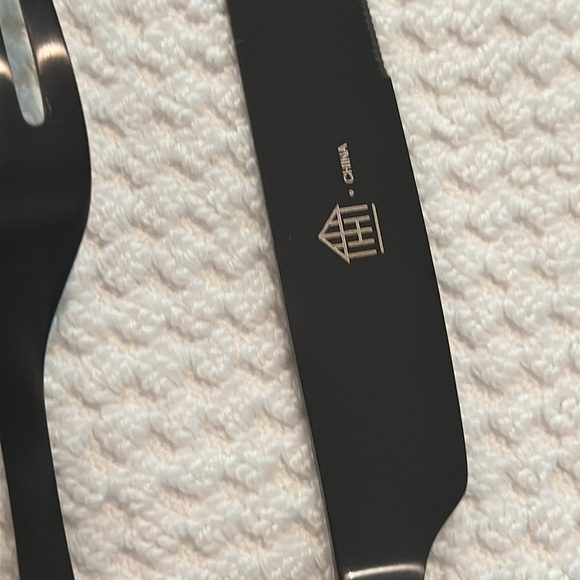 🍴4, 8 or 12 Piece Set(s) of Hearth & Hand Magnolia Matte Black Flatware 🍴 - Picture 5 of 14